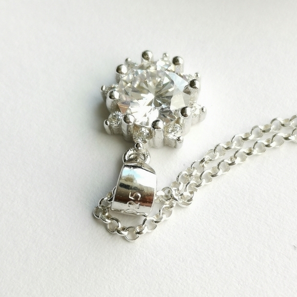 Nwt, Sunflower Sterling Silver CZ pendant necklace - Picture 3 of 6